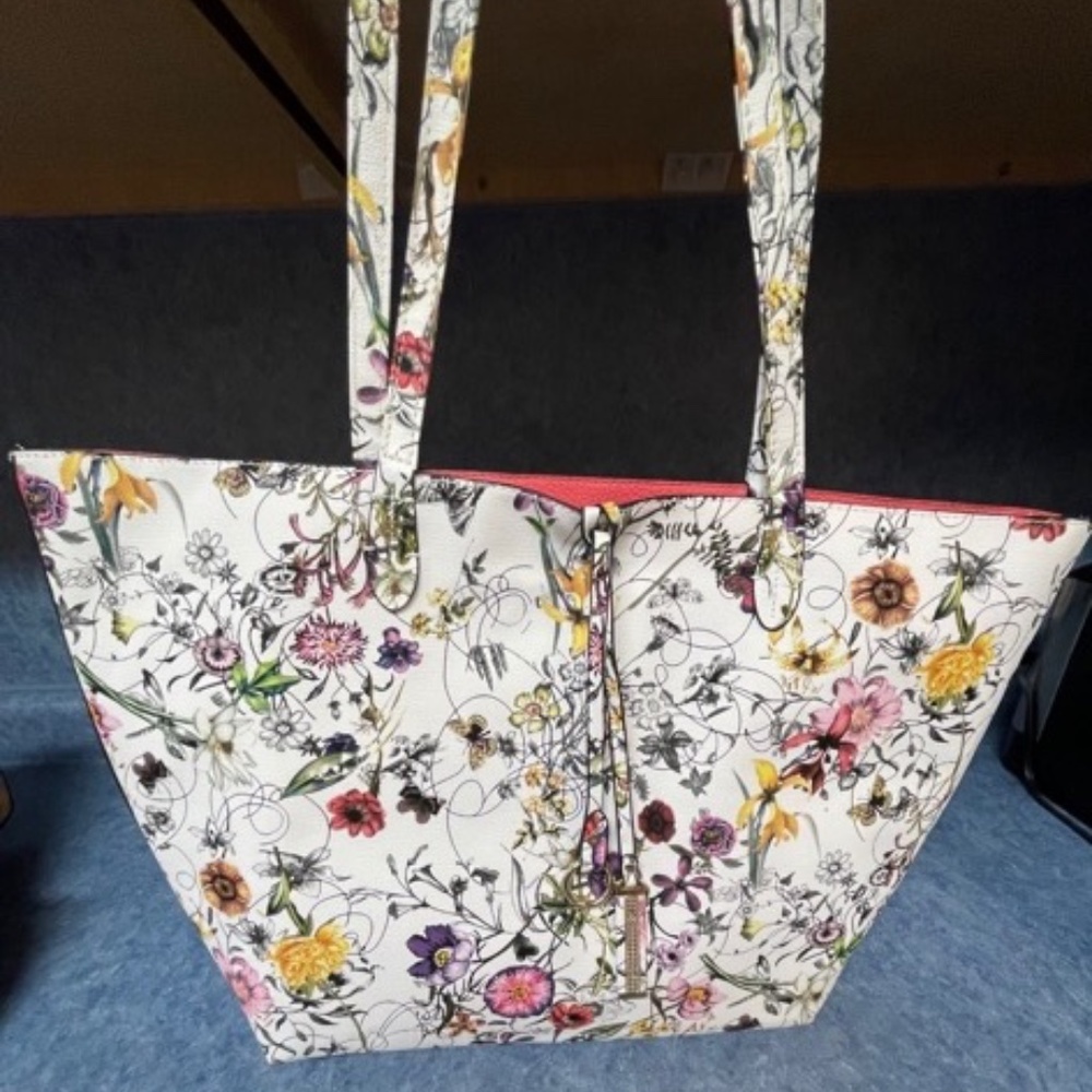 NEW Two-Piece Tote Bag & Purse Set